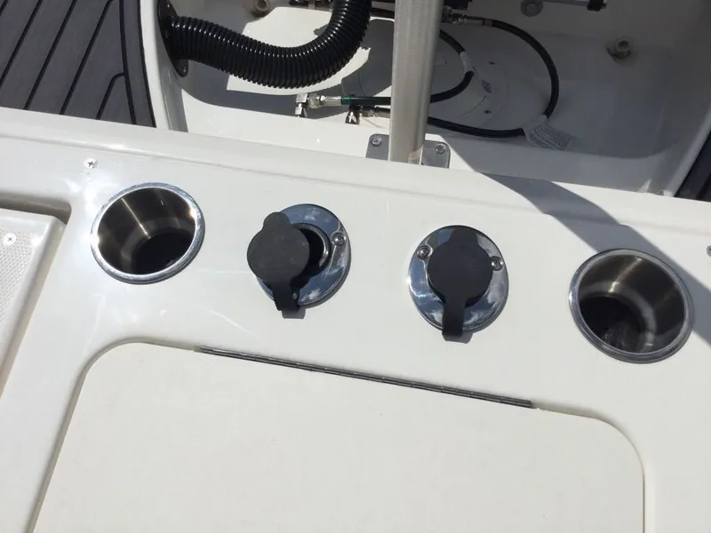 Slide: The Image of Bayliner TROPHY CC20 2025 - 9