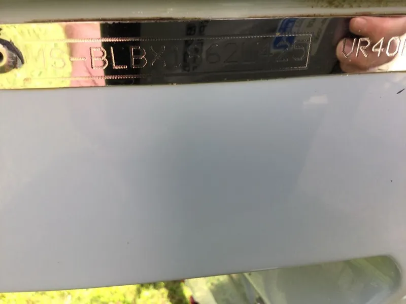 Slide: The Image of Bayliner VR4 2025 - 3