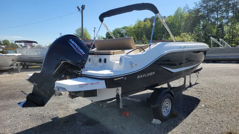 Slide: The Image of Bayliner D20 2025 - 12