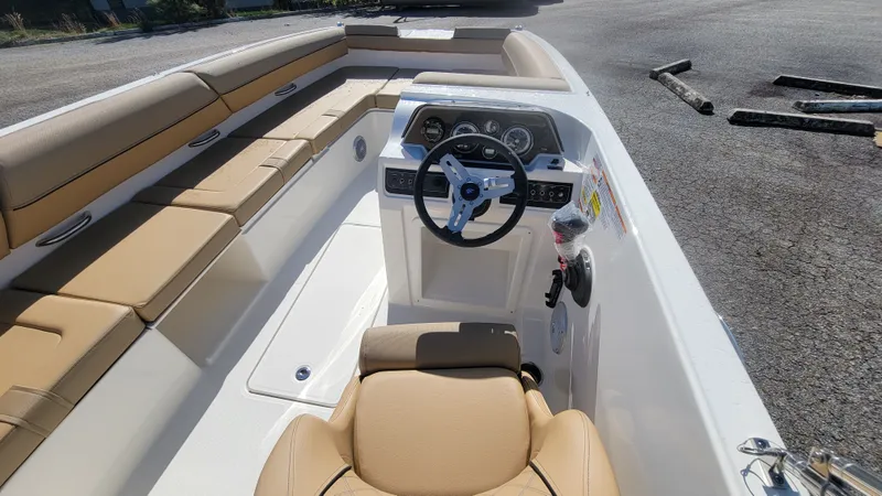 Slide: The Image of Bayliner D20 2025 - 14