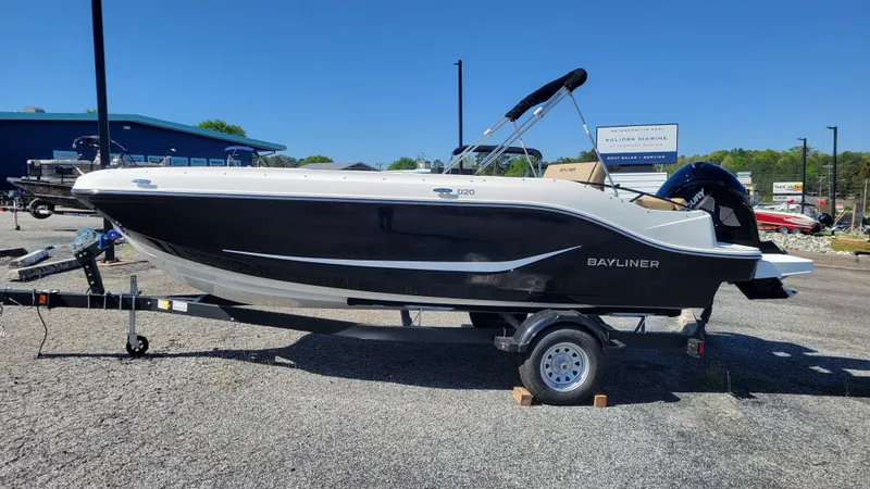 Slide: The Image of Bayliner D20 2025 - 6