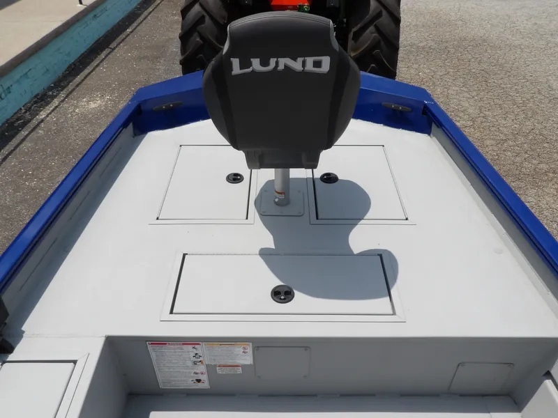 Slide: The Image of Lund PREDATOR 1760 DLX TILLER 2024 - 6