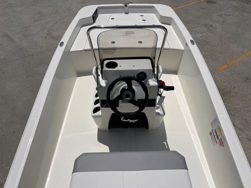 Slide: The Image of Mako Pro Skiff 15 CC 2025 - 10
