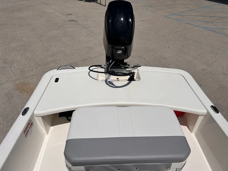 Slide: The Image of Mako Pro Skiff 15 CC 2025 - 3