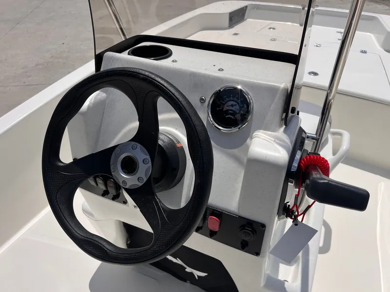 Slide: The Image of Mako Pro Skiff 15 CC 2025 - 4