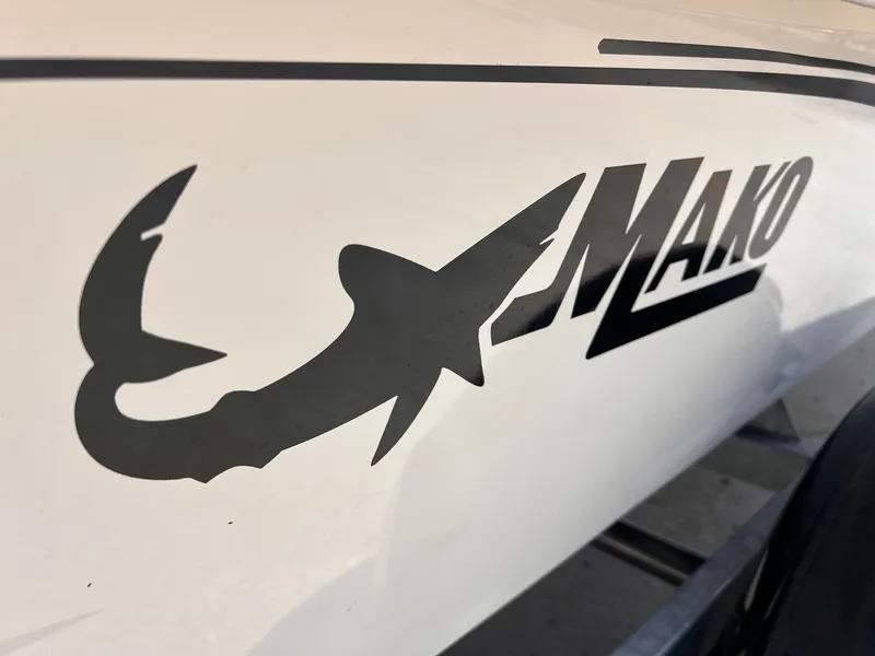Slide: The Image of Mako Pro Skiff 15 CC 2025 - 8