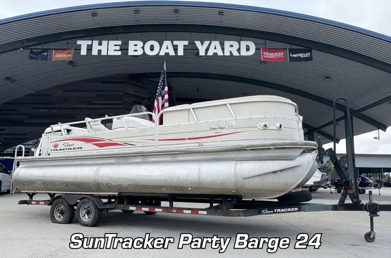 The Image of Sun Tracker Party Barge 24 2006 - 1