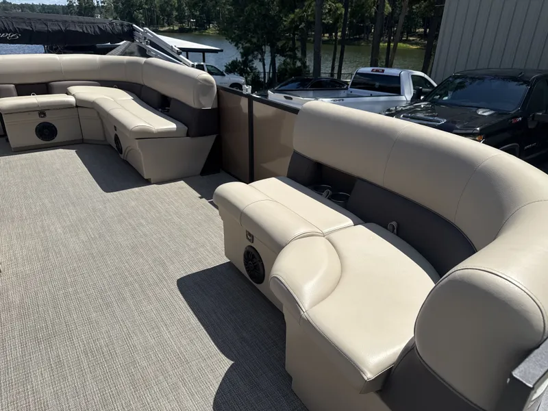 Slide: The Image of Bentley Pontoons LE 180 3 POINT 2023 - 9