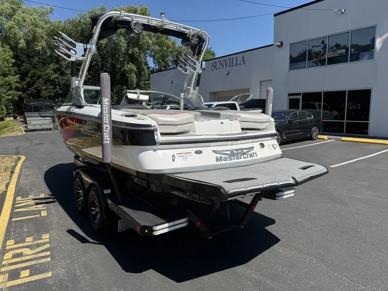 Slide: The Image of MasterCraft X25 2013 - 3