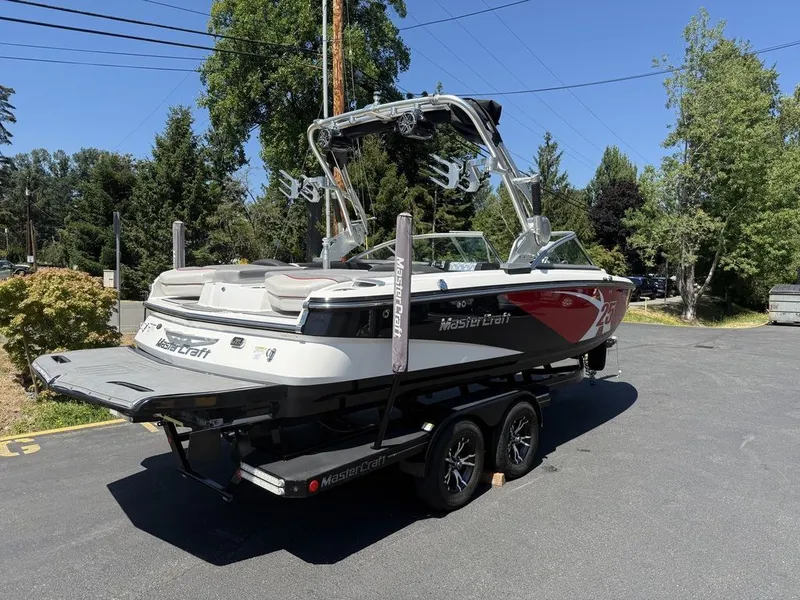 Slide: The Image of MasterCraft X25 2013 - 4