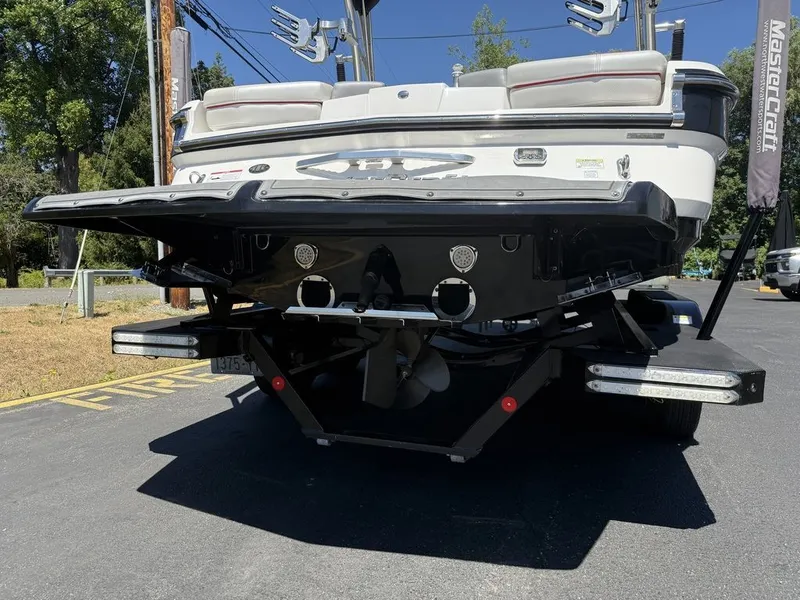 Slide: The Image of MasterCraft X25 2013 - 5