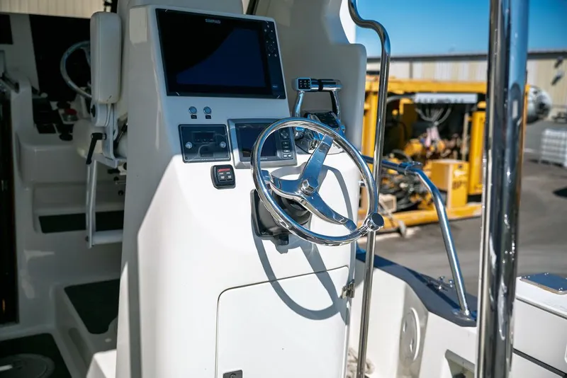 Slide: The Image of Boston Whaler 31 CUSTOM CONQUEST 1990 - 12