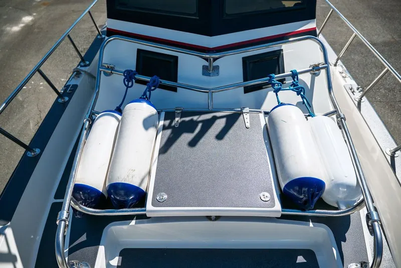 Slide: The Image of Boston Whaler 31 CUSTOM CONQUEST 1990 - 13
