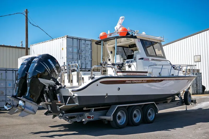 Slide: The Image of Boston Whaler 31 CUSTOM CONQUEST 1990 - 26