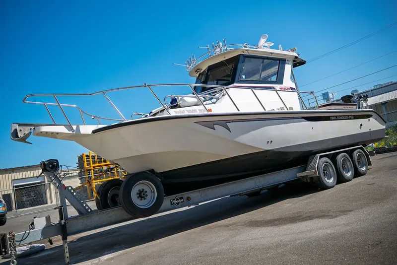 Slide: The Image of Boston Whaler 31 CUSTOM CONQUEST 1990 - 28