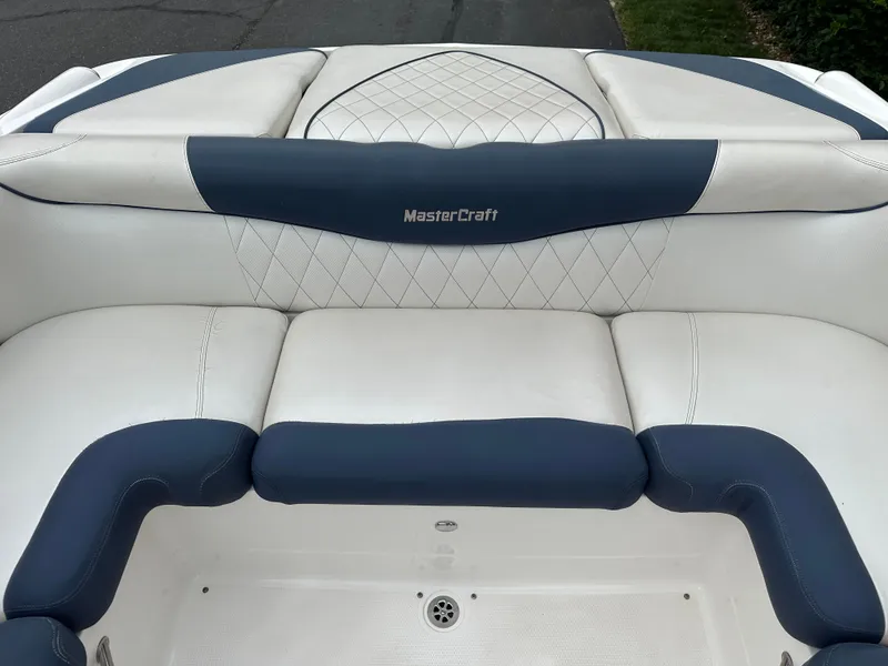 Slide: The Image of MasterCraft X15 2012 - 17