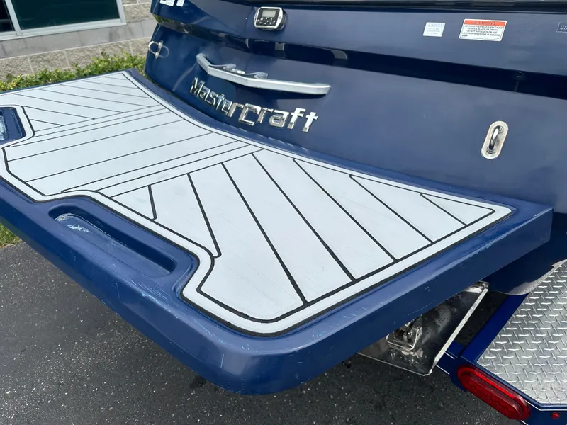 Slide: The Image of MasterCraft X15 2012 - 7