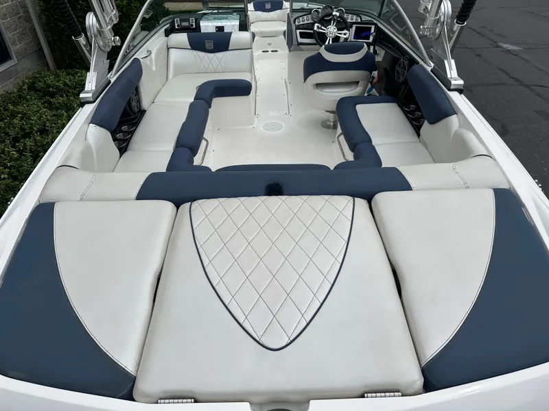 Slide: The Image of MasterCraft X15 2012 - 8