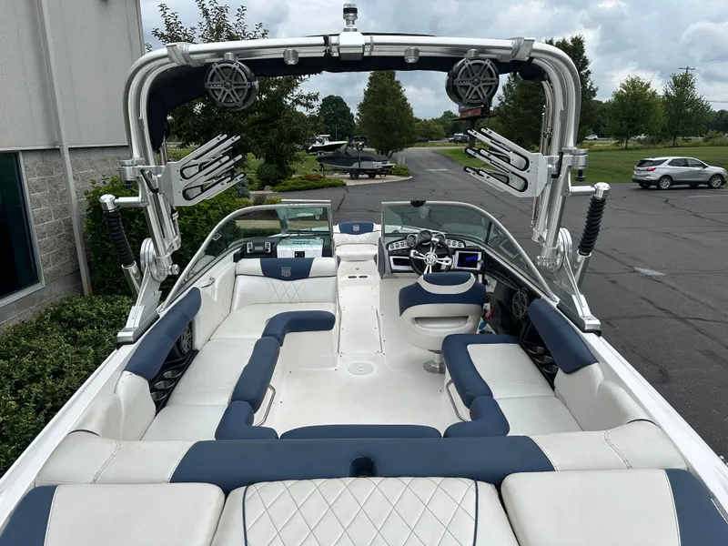 Slide: The Image of MasterCraft X15 2012 - 9
