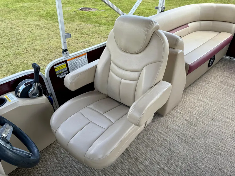 Slide: The Image of Captain's chair on 2022 Godfrey Sweetwater 2286 C pontoon boat, beige upholstery. - 20