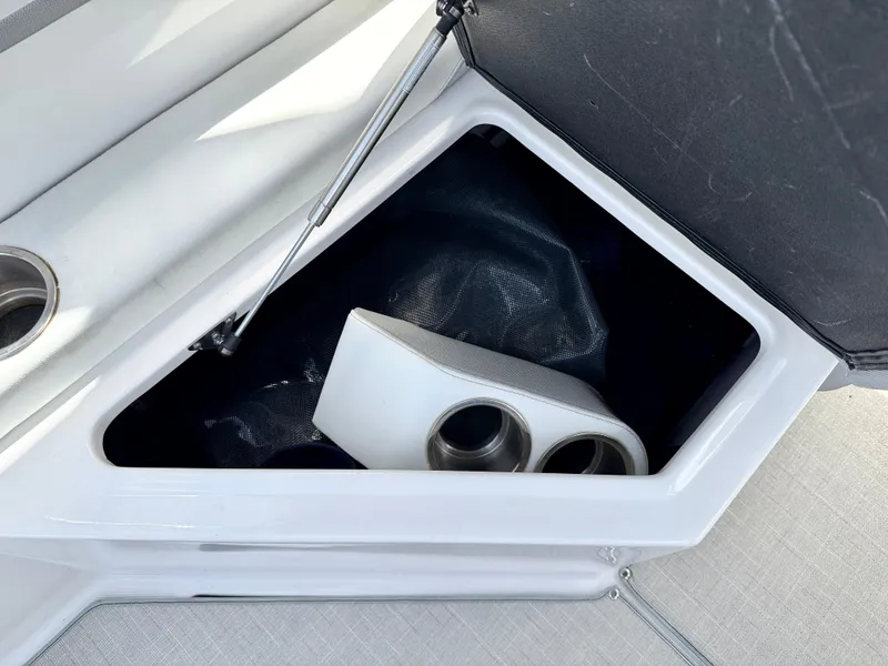 Slide: The Image of Regal 26 XO 2021 - 51