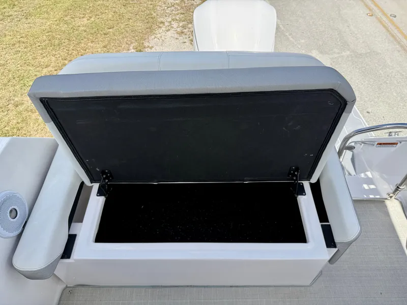 Slide: The Image of Regal 26 XO 2021 - 53