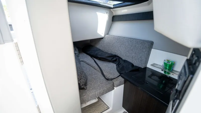 Slide: The Image of Cobalt R33 Outboard 2022 - 21