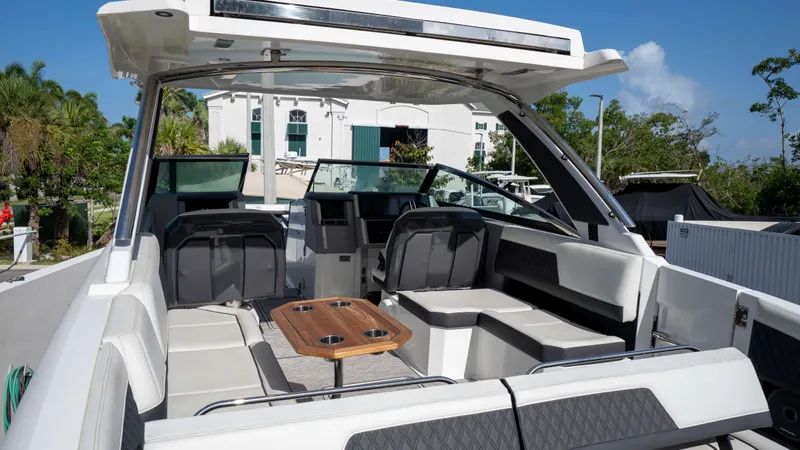 Slide: The Image of Cobalt R33 Outboard 2022 - 27