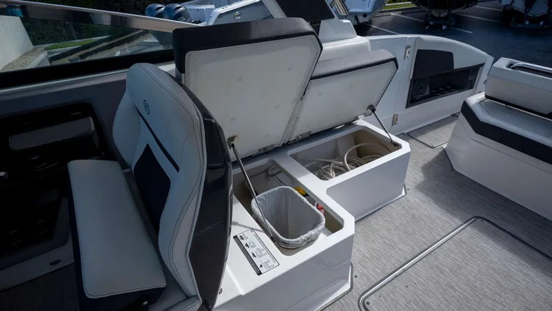 Slide: The Image of Cobalt R33 Outboard 2022 - 35