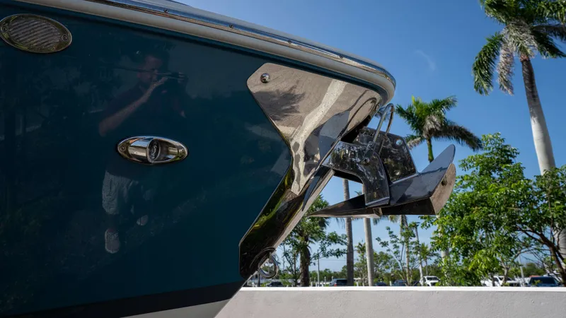 Slide: The Image of Cobalt R33 Outboard 2022 - 9