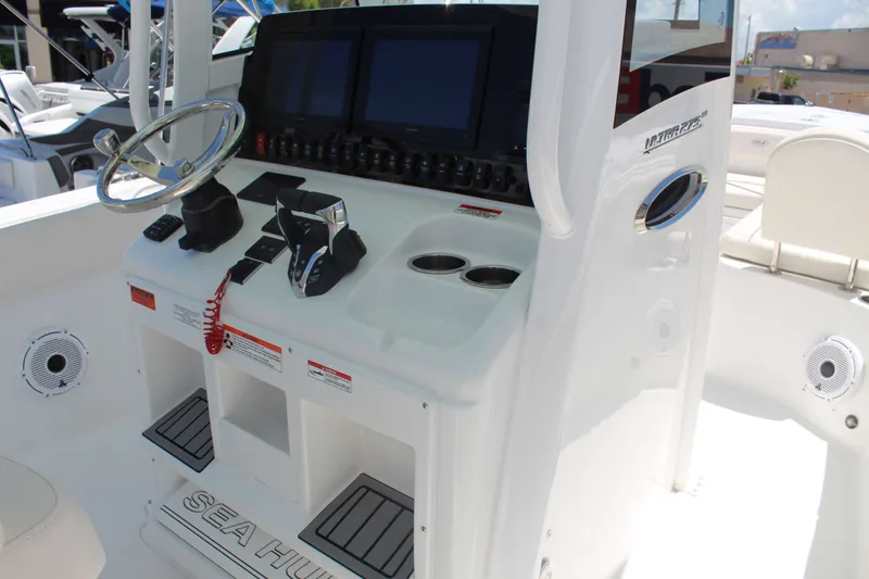 Slide: The Image of Sea Hunt Ultra 275 SE 2024 - 12