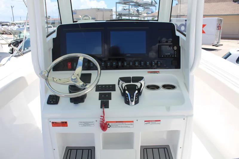 Slide: The Image of Sea Hunt Ultra 275 SE 2024 - 13