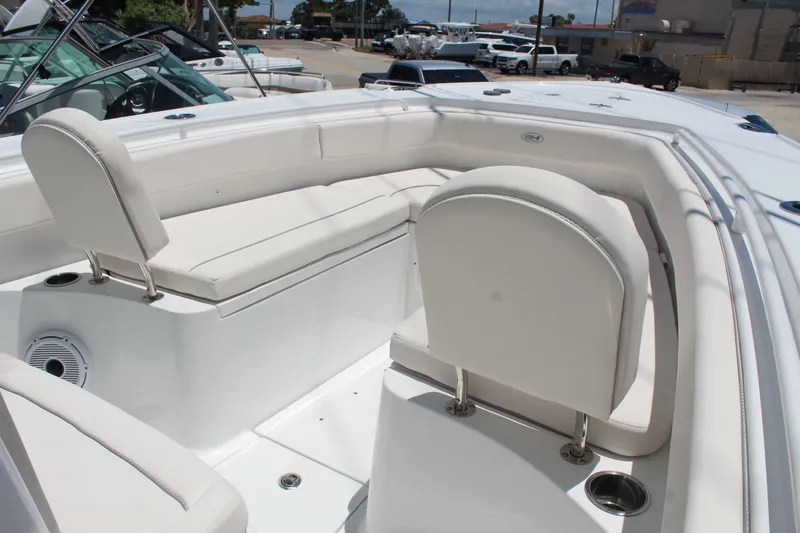 Slide: The Image of Sea Hunt Ultra 275 SE 2024 - 18