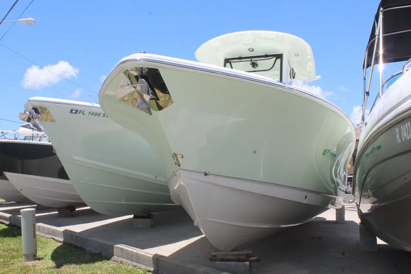 Slide: The Image of Sea Hunt Ultra 275 SE 2024 - 2