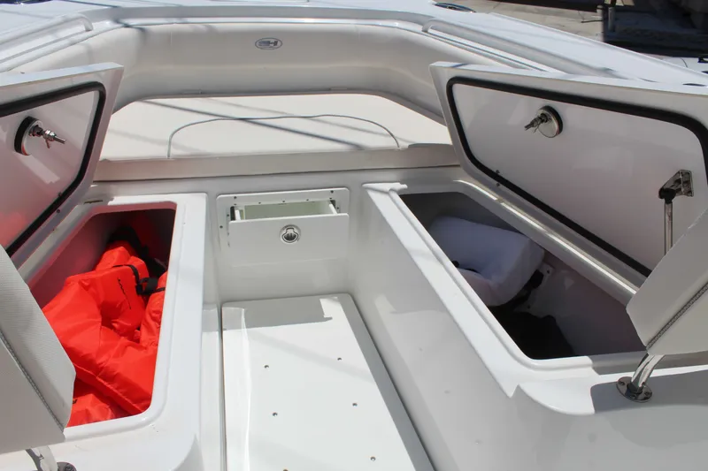 Slide: The Image of Sea Hunt Ultra 275 SE 2024 - 21