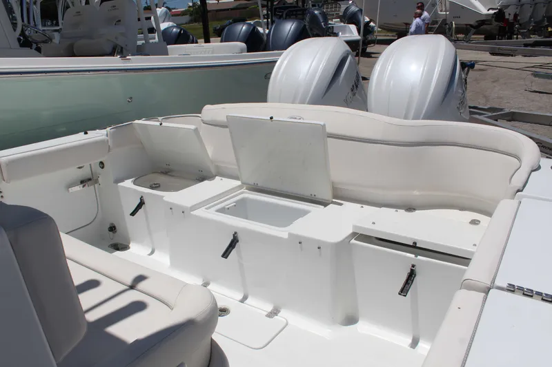 Slide: The Image of Sea Hunt Ultra 275 SE 2024 - 8