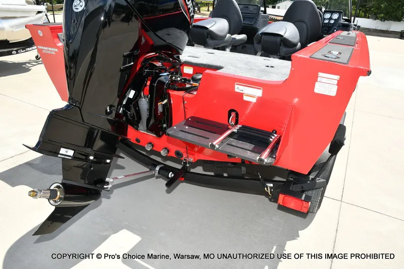 Slide: The Image of Tracker Targa V-18 WT 2026 - 18