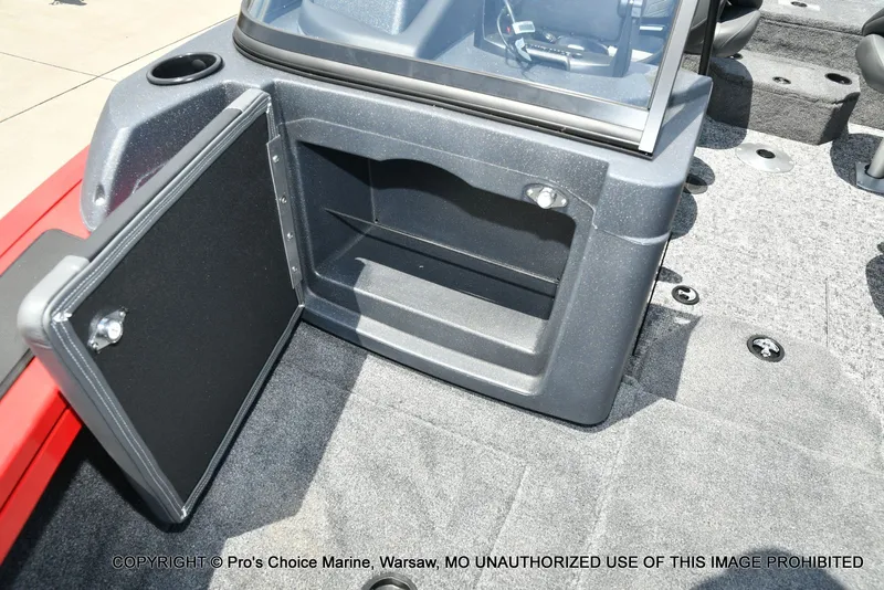 Slide: The Image of Tracker Targa V-18 WT 2026 - 64