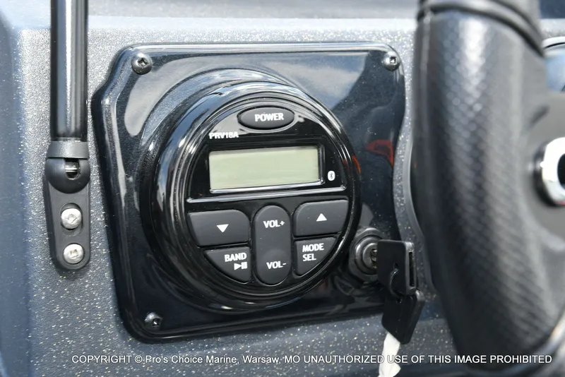 Slide: The Image of Tracker Targa V-18 WT 2026 - 8