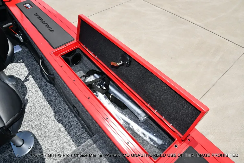 Slide: The Image of Tracker Targa V-18 WT 2026 - 80