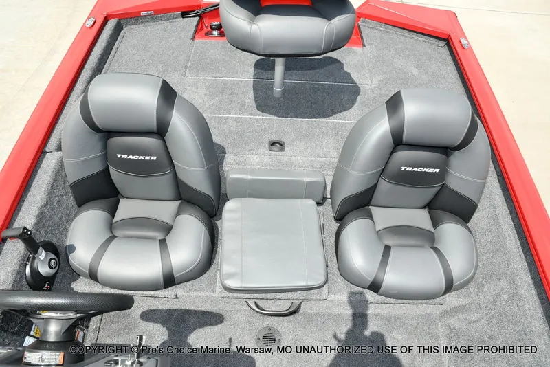 Slide: The Image of Tracker Pro Team 190 2026 - 11