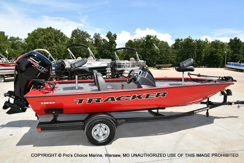 Slide: The Image of Tracker Pro Team 190 2026 - 16