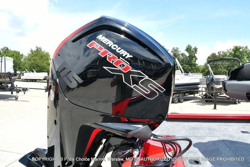 Slide: The Image of Tracker Pro Team 190 2026 - 17