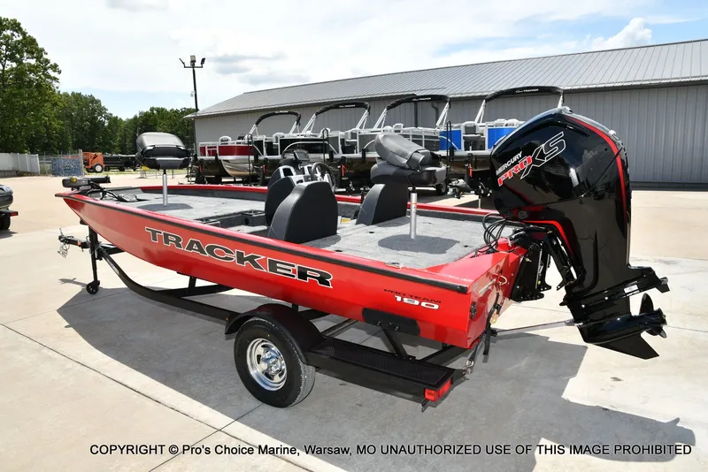 Slide: The Image of Tracker Pro Team 190 2026 - 19