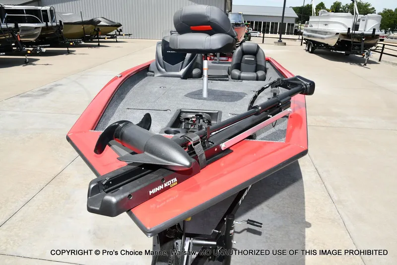 Slide: The Image of Tracker Pro Team 190 2026 - 25