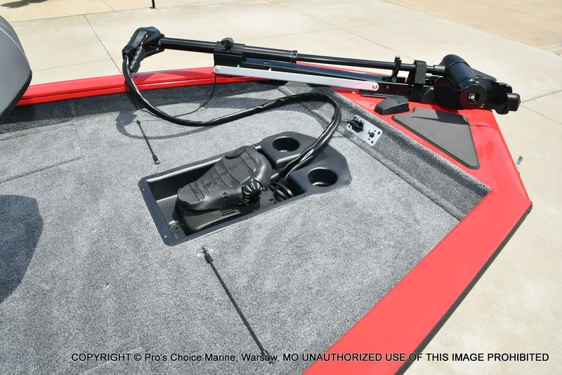 Slide: The Image of Tracker Pro Team 190 2026 - 27