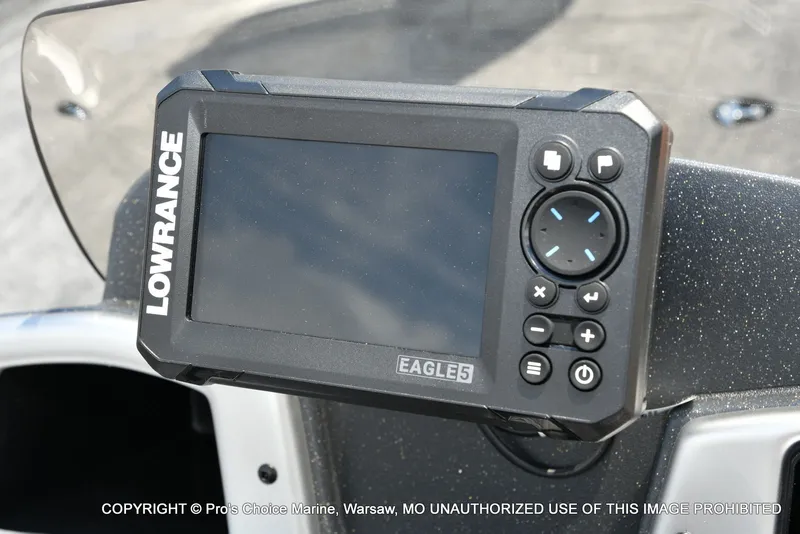 Slide: The Image of Tracker Pro Team 190 2026 - 32