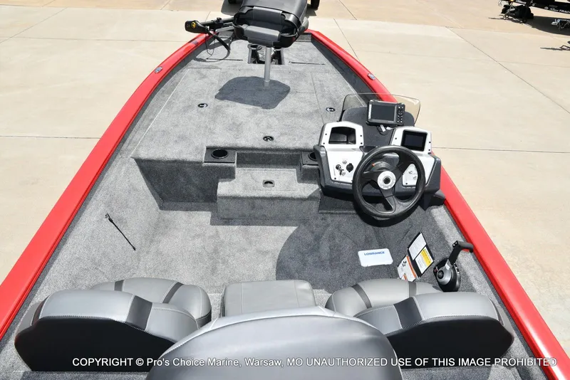 Slide: The Image of Tracker Pro Team 190 2026 - 34