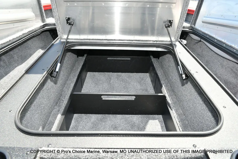 Slide: The Image of Tracker Pro Team 190 2026 - 52