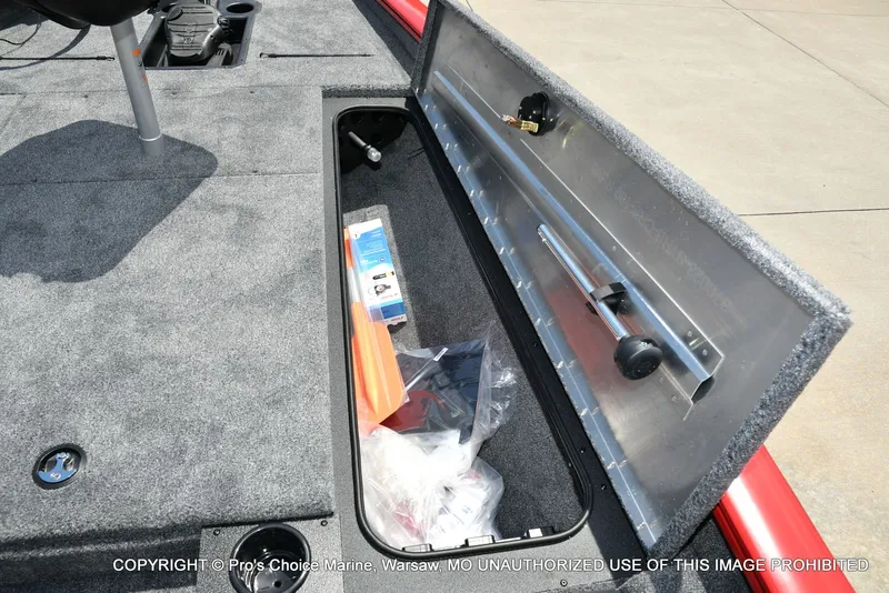 Slide: The Image of Tracker Pro Team 190 2026 - 57